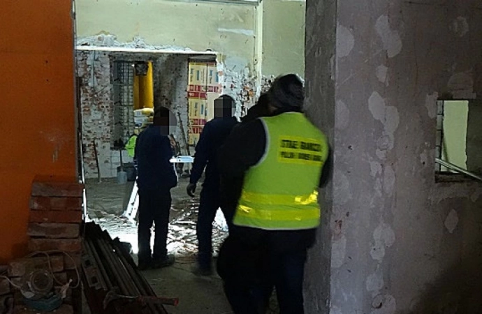 {Straż Graniczna ujawniła, że właściciel olsztyńskiej firmy budowlanej nielegalnie zatrudniał cudzoziemców.}