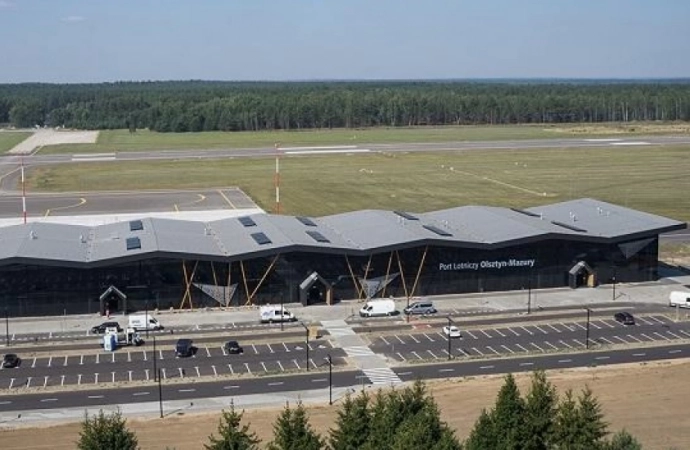 {Urząd Marszałkowski w Olsztynie zaprezentował plany portu lotniczego Olsztyn – Mazury na najbliższe miesiące.}