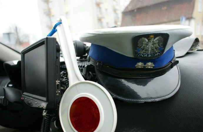 Warmińsko-mazurscy policjanci zaczynają wzmożone patrole na drogach.